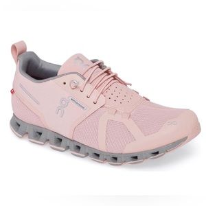 ON Running cloud waterproof sneakers